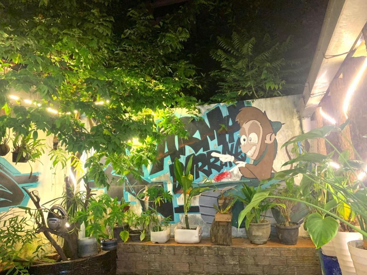 Vang Vieng Lily Backpackers Hostel Zewnętrze zdjęcie