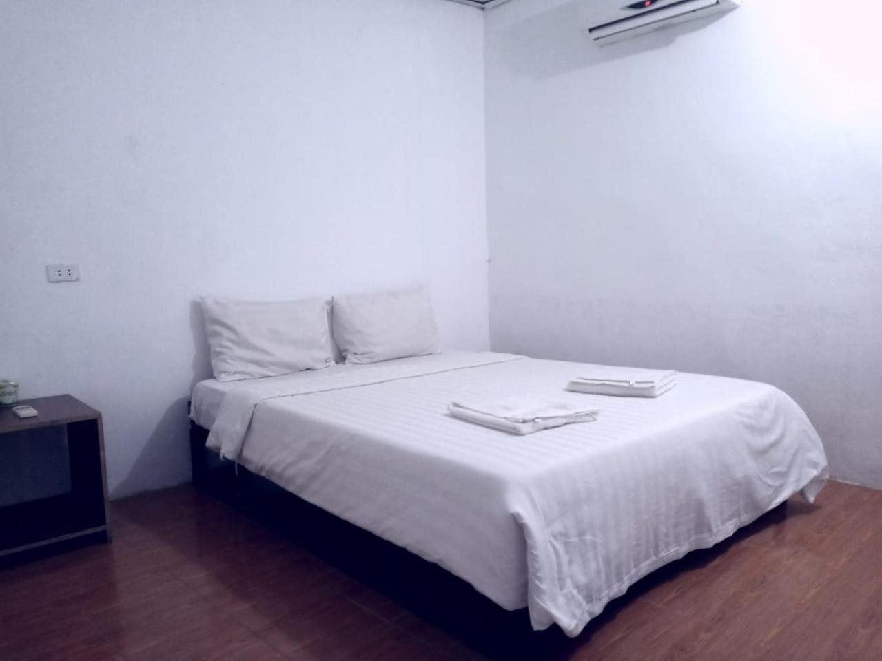 Vang Vieng Lily Backpackers Hostel Zewnętrze zdjęcie